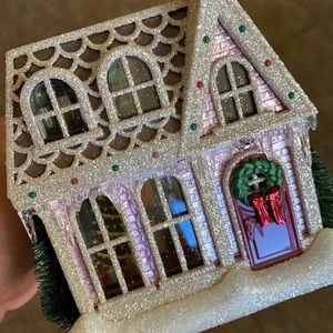 NWT Christmas cottage wallflower